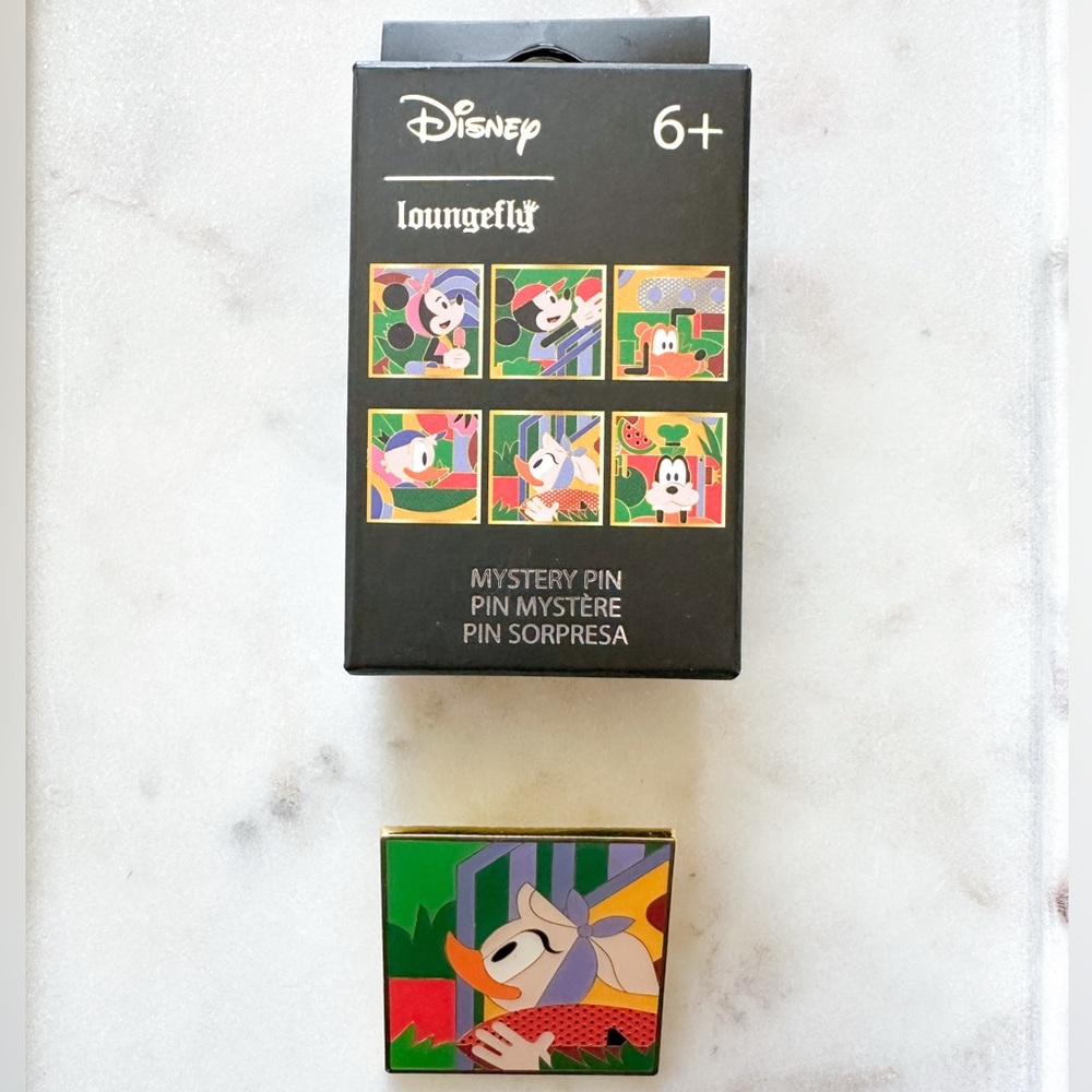 Loungefly Daisy Duck Pin